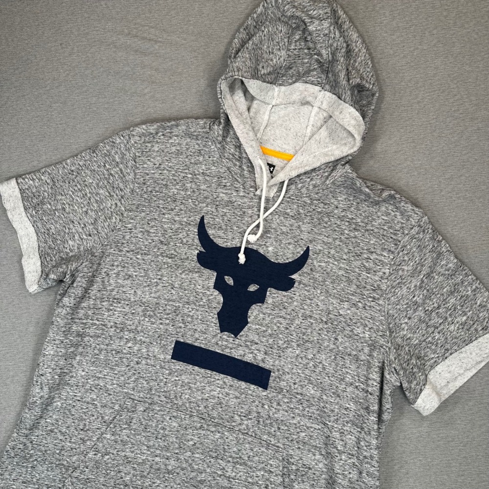 Under Armour Project Rock Hoodie Mens 2XL Grey Short Sleeve Brahma Bull Gym
